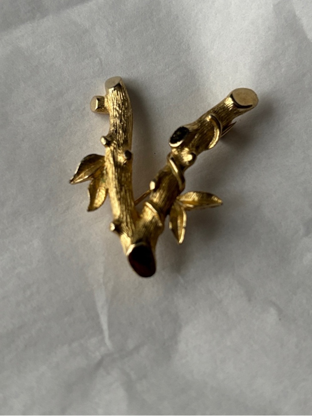 Vintage Sarah Coventry gold-tone “V” Brooch
